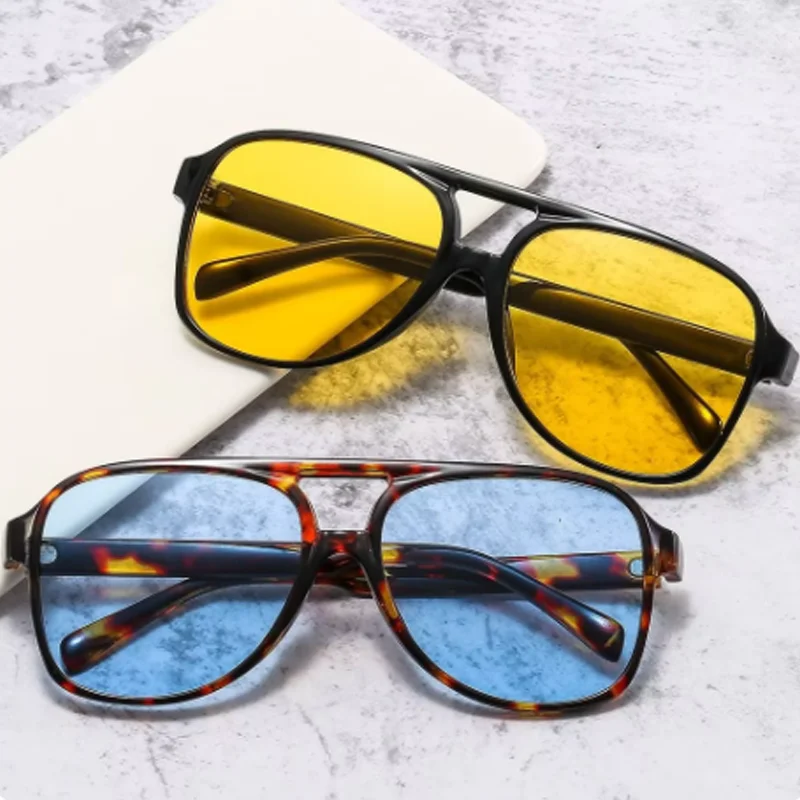 Unisex Fashion Sunglasses UV40 - Women'S Fashion Of The 70S 评论和价格