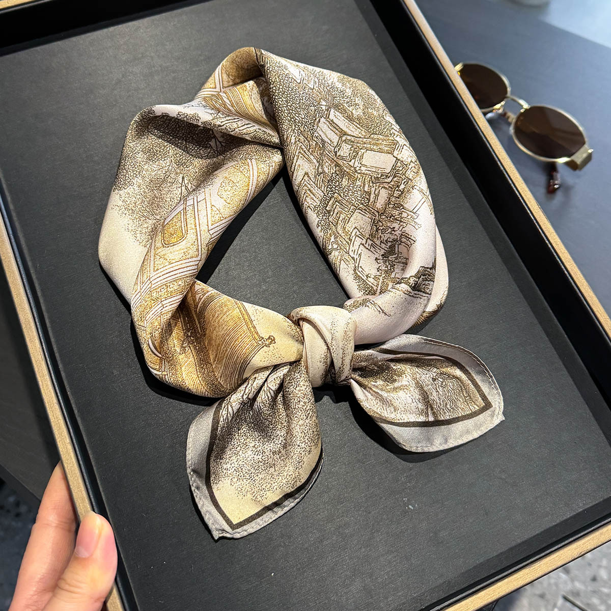 Brand 100% Natural Silk Scarf  - Women'S Fashion Poncho 评论和价格